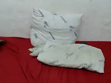 Stripchat Free Porn Cam of Thickchocolatex2