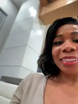 Stripchat Adult Webcam of Belle___