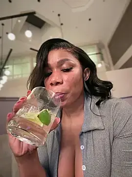 Stripchat Free Live Porn of Belle___