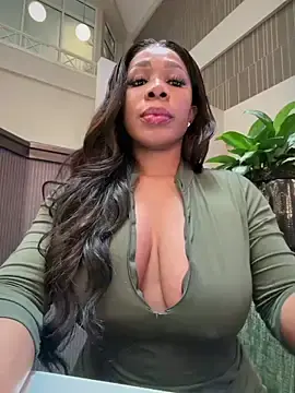 Stripchat Live Sex of Belle___