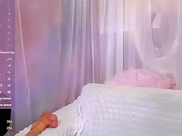 Stripchat Live Sex Cam of Emily_mmialody