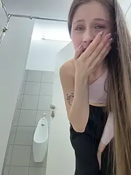 Stripchat Live Sex Cam of mmelicious