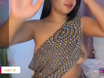 Stripchat Adult Webcam of shara_queen1