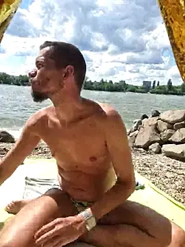 Stripchat Live Porn of viraglaci18@xh