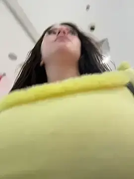 Stripchat Live Porn of AndreaMood