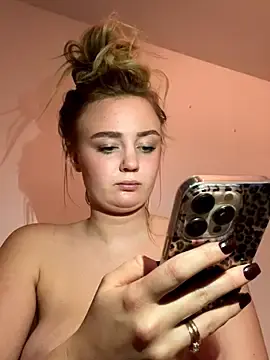 Stripchat Watch Live Sex Cams of CherryEmmy