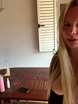 Stripchat Watch Live Sex Cams of Ellie-rosee