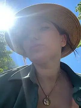 Stripchat Live Sex of MooonReal