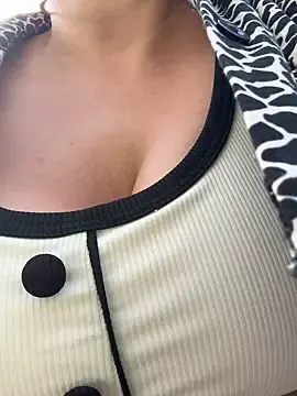 Stripchat Free Porn Cam of MooonReal
