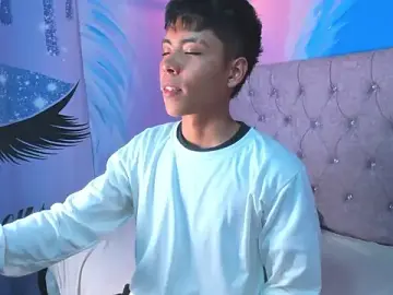 Stripchat Live Sex Cam of MaxiWildd