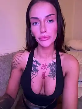 Stripchat Live Porn of NikkiFoxx_13