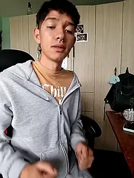 Stripchat Adult Webcams of heyy_noah11