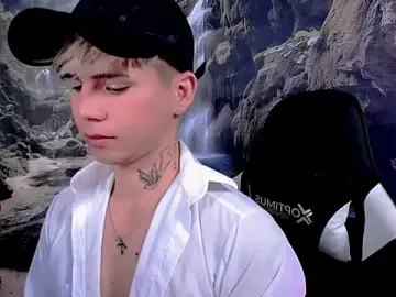 Stripchat Sex Cam of Tayson_Rivers