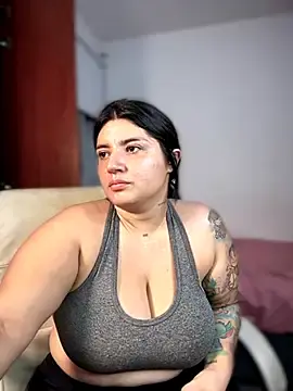 Stripchat Live Sex of horny_roomiess