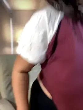 Stripchat Free Porn Cam of horny_roomiess