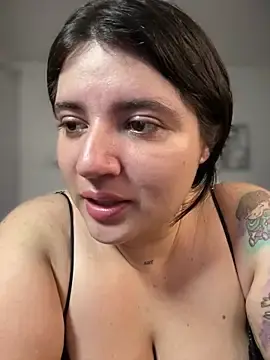 Stripchat Nude Webcam of horny_roomiess