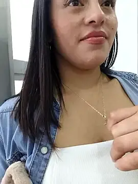 Stripchat Live Sex Cam of ALEJA__22