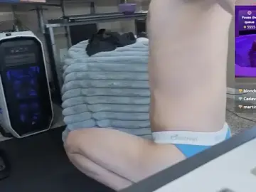 Stripchat Sex Cam of sam_damn