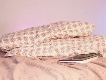 Stripchat Free Porn Cam of sweetlittlevenus