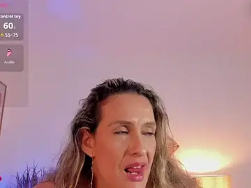 Stripchat Live Sex of viviannehill_hot