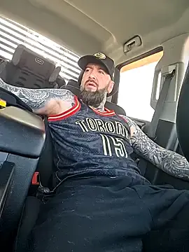 Stripchat Free Porn Cam of Beardedtattood