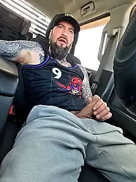 Stripchat Sex Cam of Beardedtattood