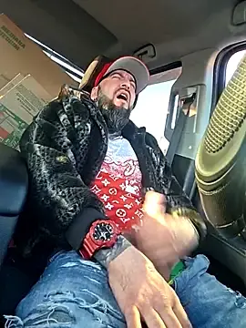 Stripchat Free Live Porn of Beardedtattood