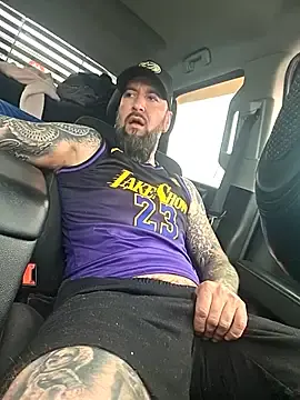 Stripchat Live Sex Cam of Beardedtattood