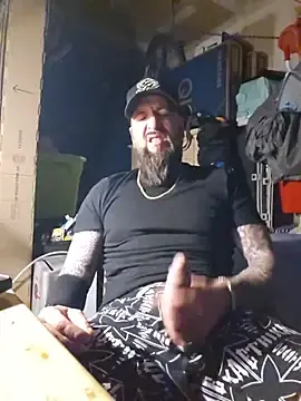 Stripchat Free Live Porn of Beardedtattood
