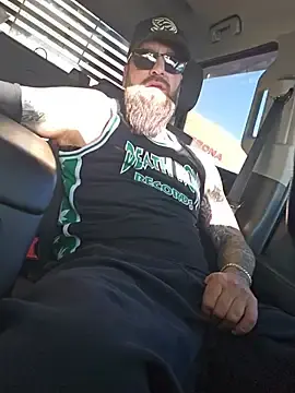 Stripchat Free Porn Cam of Beardedtattood