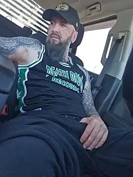 Stripchat Live Sex Cam of Beardedtattood