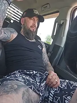 Stripchat Free Live Porn of Beardedtattood