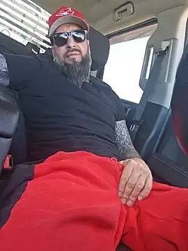 Stripchat Live Sex Cam of Beardedtattood