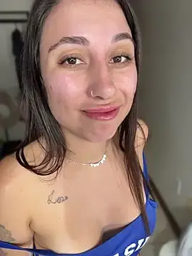 Stripchat Free Porn Cam of Carolini09