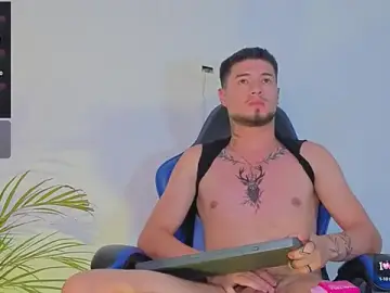 Stripchat Best Webcam of EdwardRoss_