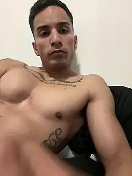 Stripchat Live Sex of Matwolf77