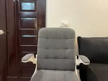 Stripchat Live Sex Cam of Your_sweetnaughty143