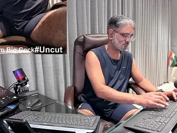 Stripchat Adult Webcam of OnlineBossUK