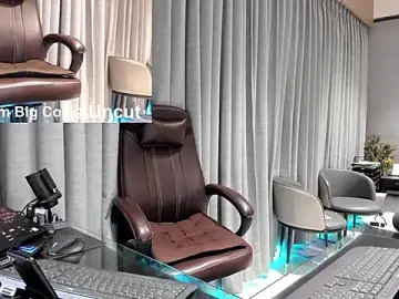 Stripchat Free Porn Cam of OnlineBossUK