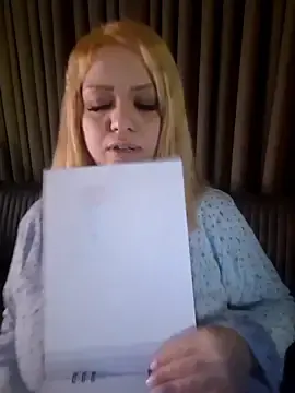 Stripchat Nude Webcam of TutkuEvi