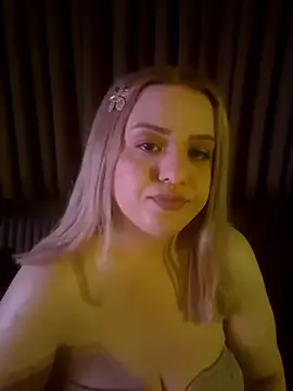 Stripchat Nude Webcam of TutkuEvi