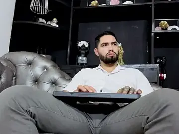 Stripchat Free Porn Cam of matteosantos