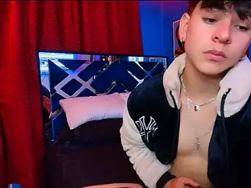 Stripchat Free Porn Cam of Luke_Howland