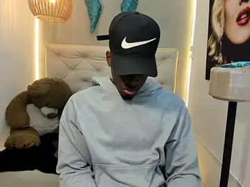 Stripchat Best Webcam of royce_ebony