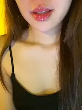 Stripchat Sex Cam of Uyennii02