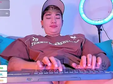 Stripchat Free Porn Cam of AxelRouse3