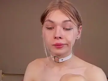 Stripchat Live Sex Cam of Blondy_Fina