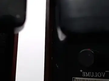 Stripchat Watch Live Sex Cams of emiliaa_hot