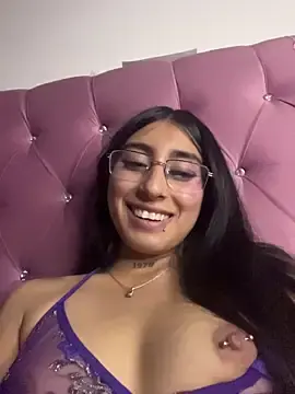 Stripchat Adult Webcam of Violeet-Smith