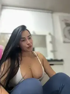 Stripchat Nude Webcam of areviklusine1